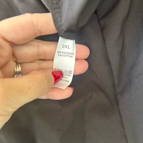 Black Tulip Edge Shorts - Picture 4 of 4